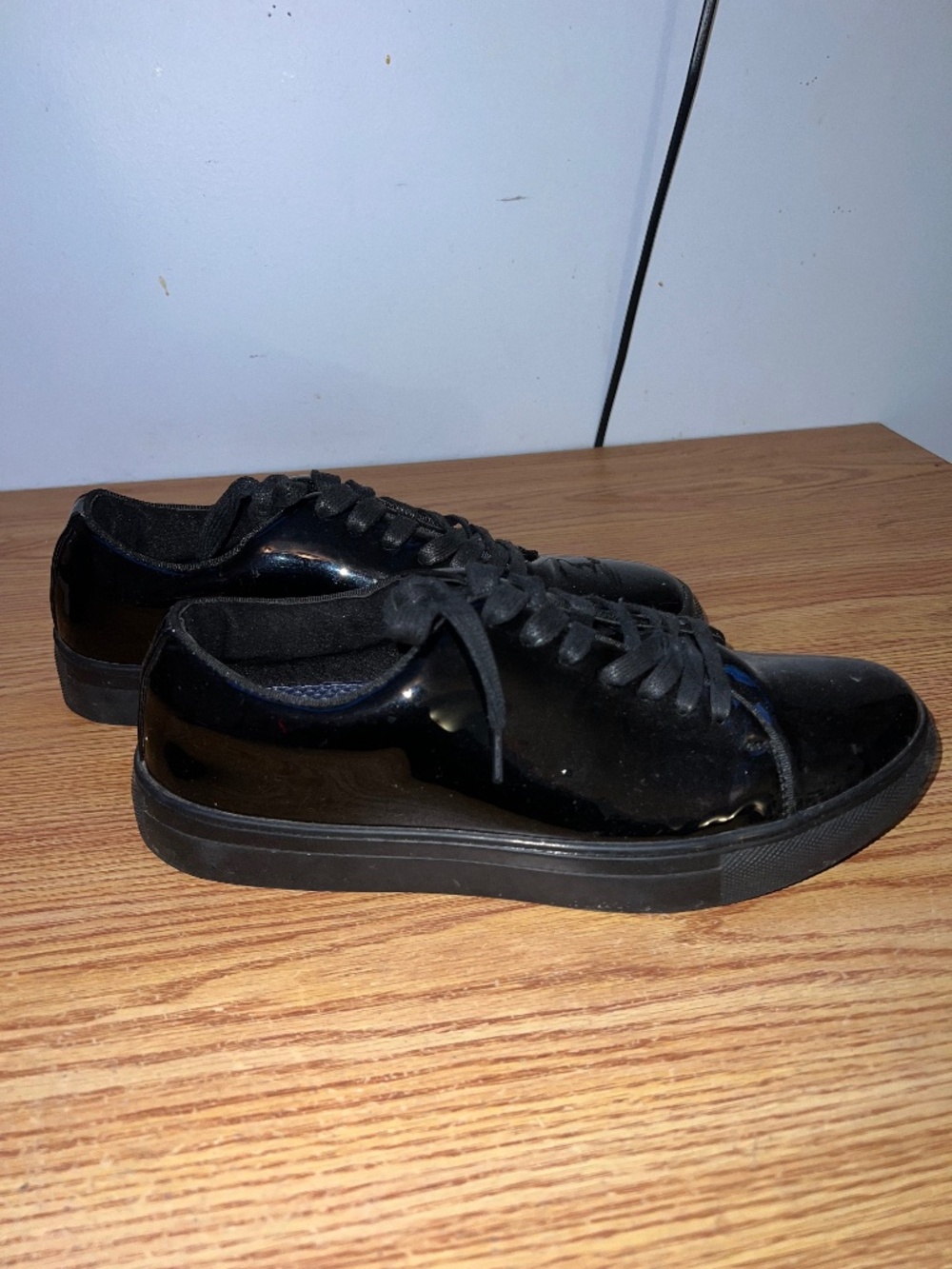 Mens Black leather Dress Shoes with a glossy finish
